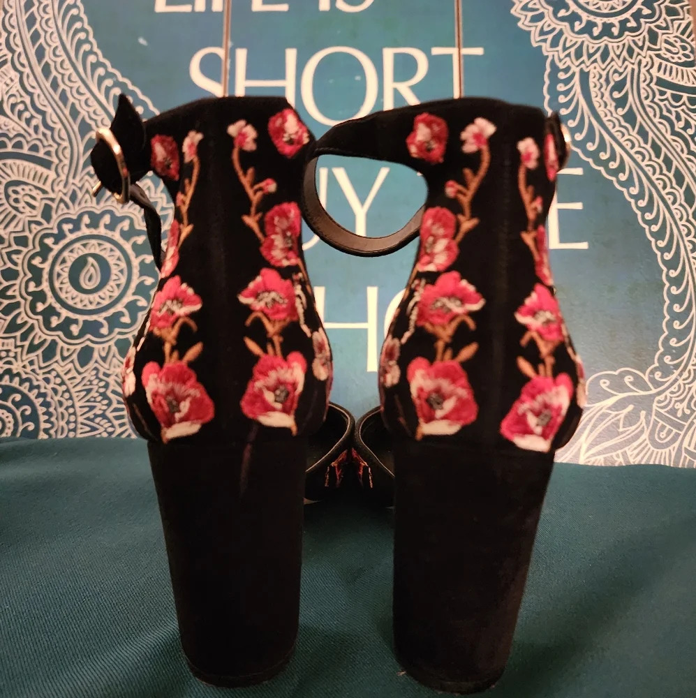 Artisan White House Black Market Embroidered Heels, Sz 8M - Picture 4 of 7